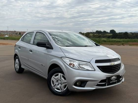 CHEVROLET ONIX 1.0 MPFI LS 8V FLEX 4P MANUAL CHEVROLET ONIX 1.0 MPFI LS 8V FLEX 4P MANUAL